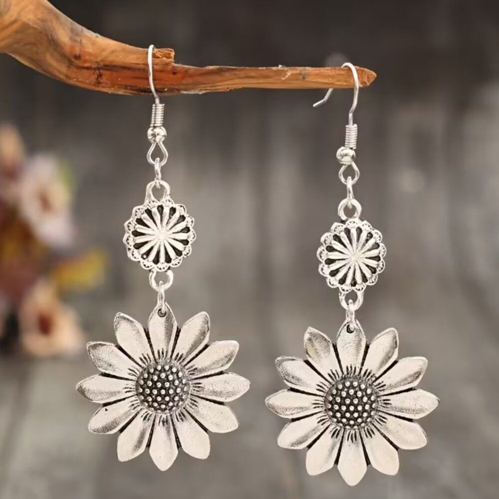 NWT Vintage Boho Silver Sunflower Dangle Earrings